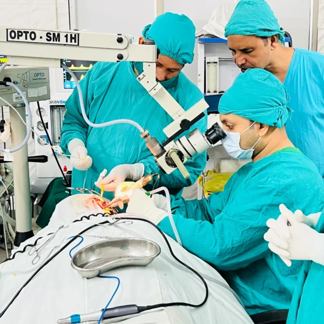 Operating microscope — delicate ear surgery